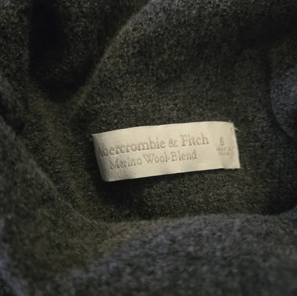 Abercrombie And Fitch NWT Small Merino Wool Blend Turtle Neck Sweater - Picture 7 of 9